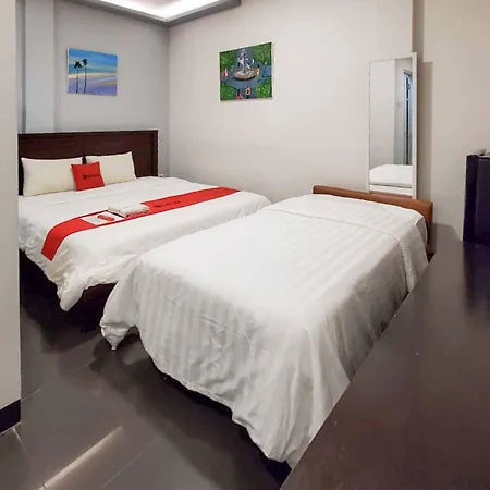 RedDoorz Plus near Taman Ismail Marzuki-2