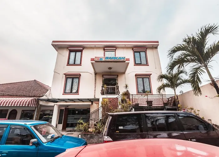 OYO 1667 Wisma Lux Barkah Syariah Jakarta